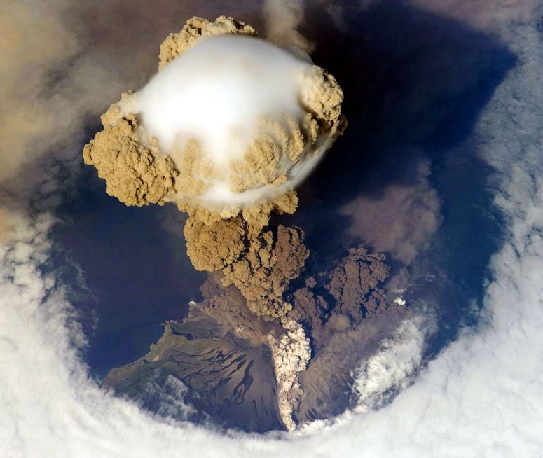 Volcanic eruption seen from the International Space Station (ISS)