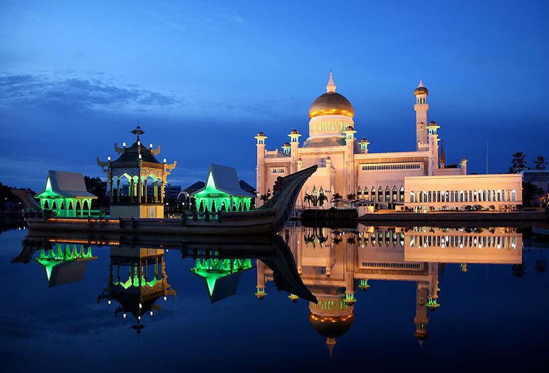 Omar Ali Saifuddien Mosque